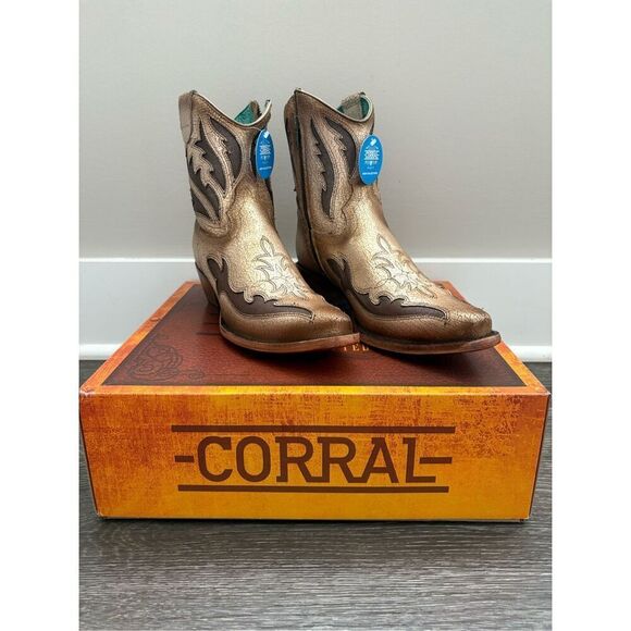 NIB Corral Bone/Brown Inlay & Embroidery Ankle Boot Size 7.5 - Picture 1 of 9